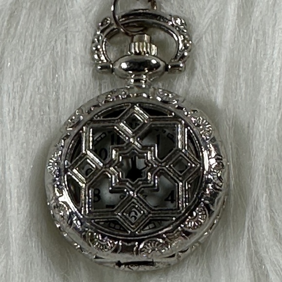 Quartz Silver-Tone Pocketwatch Pendant Necklace 16" SO PRETTY! - Picture 4 of 7
